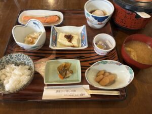 朝食