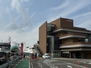 フェリーターミナル