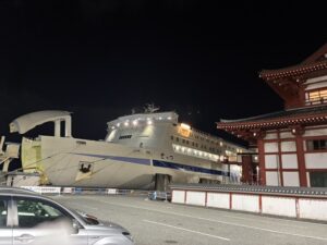 フェリーターミナル